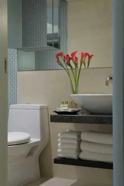 酒店 The Johnston Suites Hong Kong Serviced Apartments